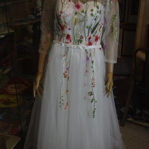 UNSIZED DRESS- WHITE ON WHITE